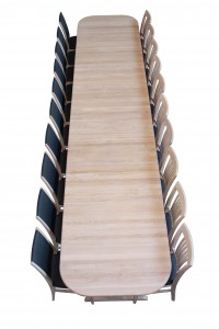Egetræs udtræksbord 105x200cm med 6 tillægsplader á 50cm = 105x500cm